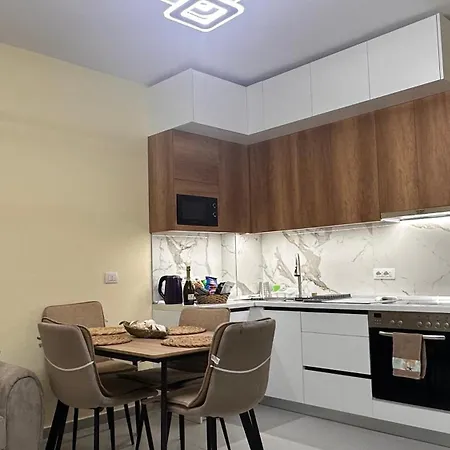 Sea Breeze - Apartmán Golem (Tirana)